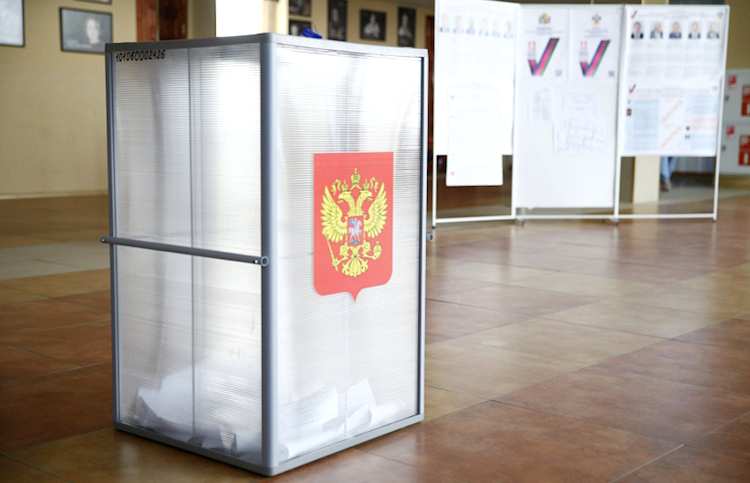 «Они толкают страну к майдану успешнее Навального»: политтехнолог прокомментировали избирательные кампании в регионах