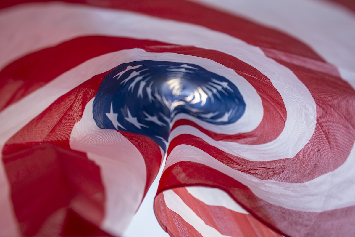 Трампу будет сложно приостановить миграцию в США