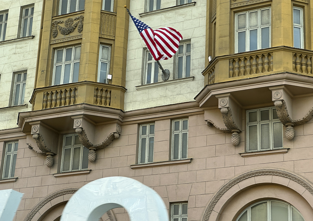 Смена тактики США в Ормузском проливе: от вызова к скрытой защите судов