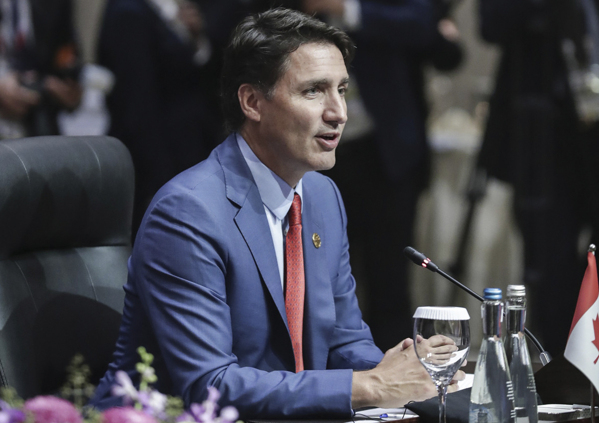 Зачем премьер-министр Канады бьется с оппозицией за поколение Z