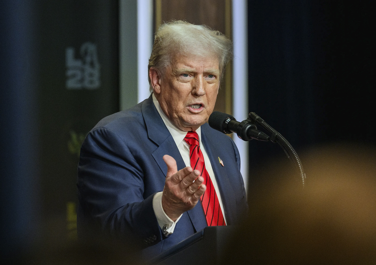 Дональд Трамп строит игру вокруг сделки