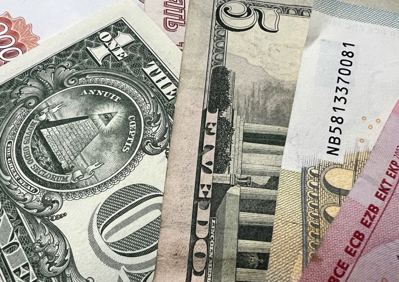 Экономист Клопенко объяснил, с чем связан рекордный спрос россиян на иностранную валюту 