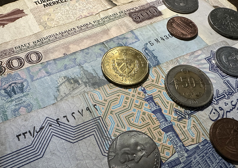 Как присоединение новых территорий к РФ повлияло на курсы валют в мире