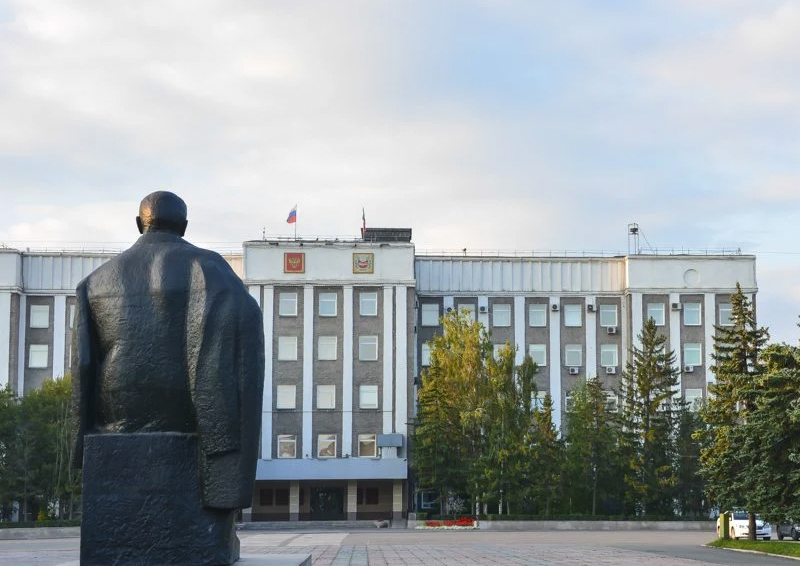 После поездки в Петербург три сотрудника госучреждения Хакасии стали фигурантами уголовного дела