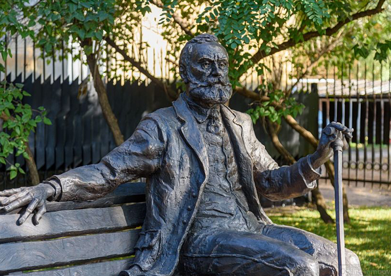 В России появился памятник создателю отечественной политологии Борису Чичерину