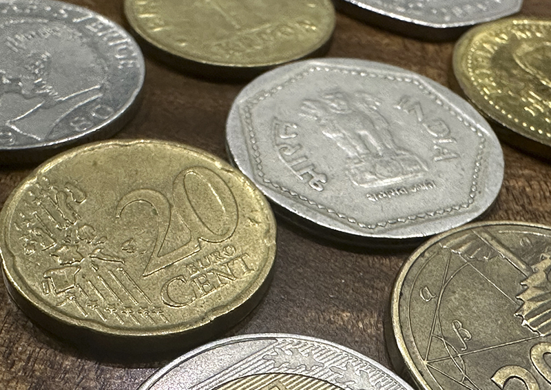 В августе страны БРИКС могут обзавестись единой валютой