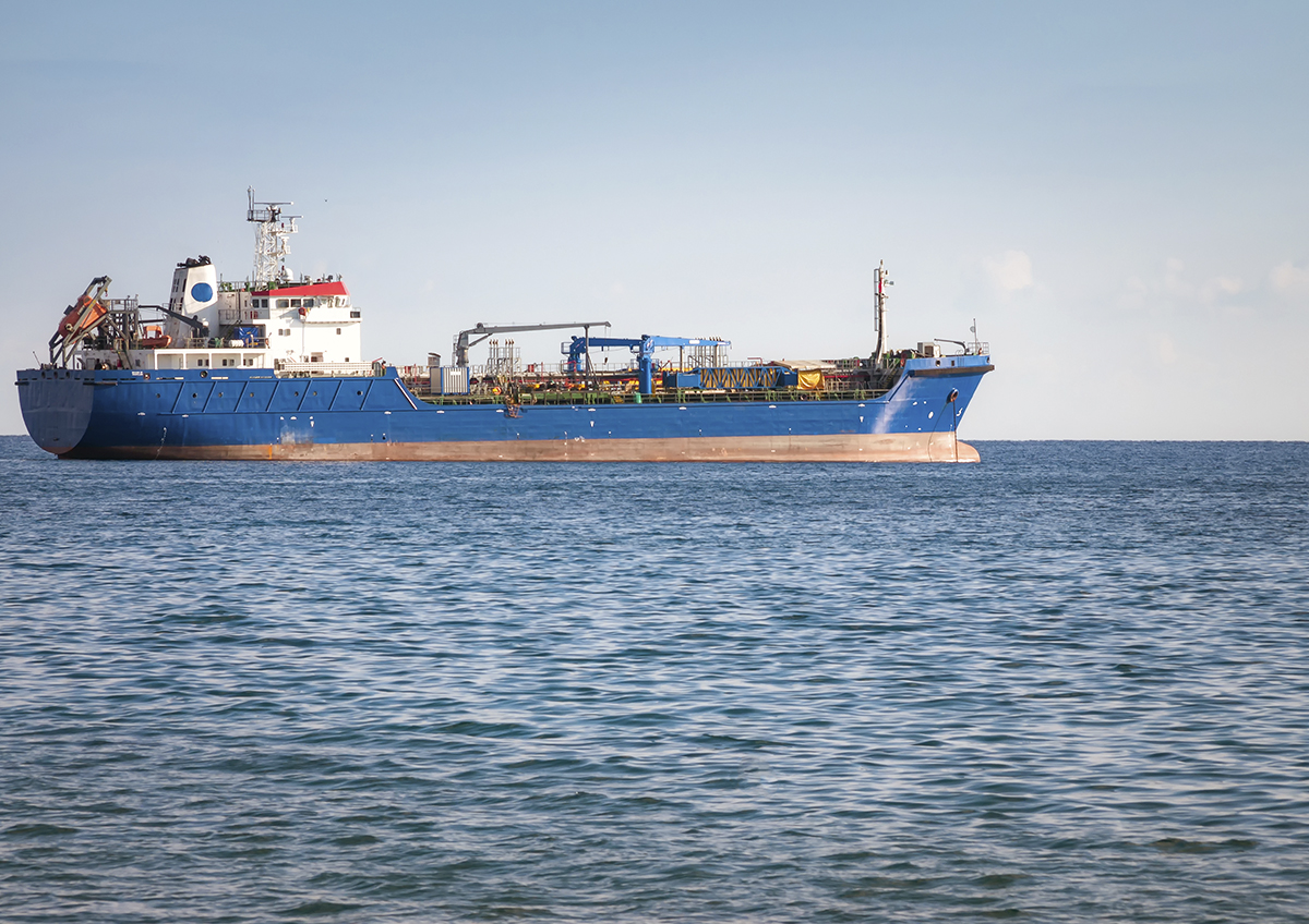 Скопившаяся на танкерах в океане нефть играет роль ценового стабилизатора