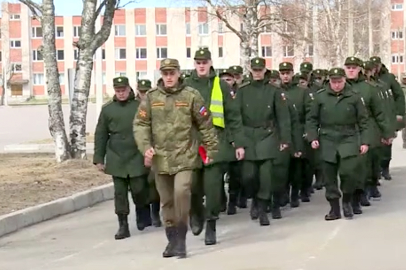 Курс молодого бойца: в Ленинградской области весной должны призвать в армию 1600 человек