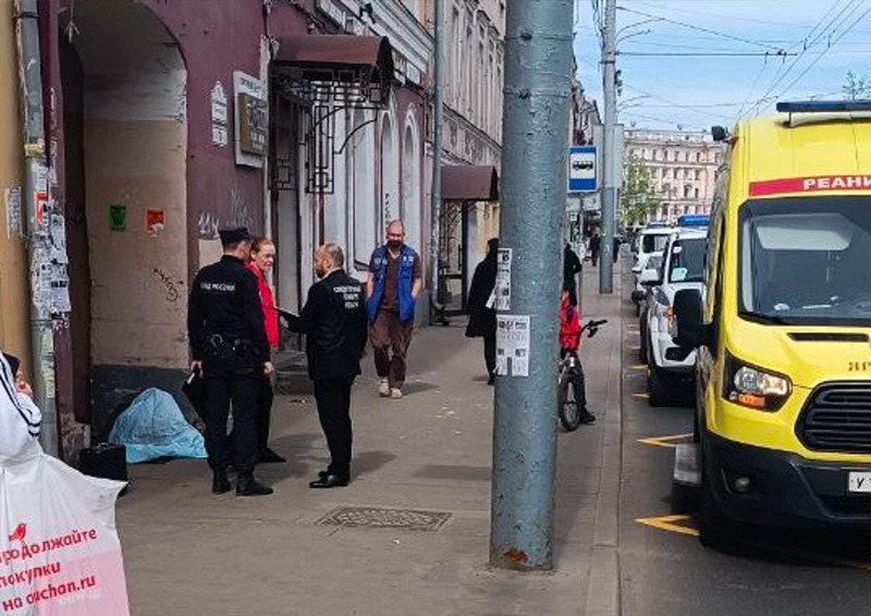 Пожилая пассажирка скончалась после падения из переполненного автобуса в Ярославле