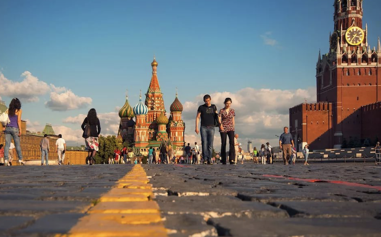 Большинство россиян считают страну привлекательной для иностранных туристов