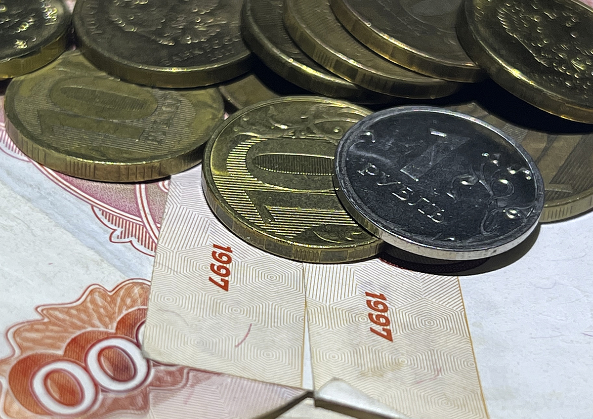 Экономисты рассказали, можно ли «ручным методом» укрепить рубль